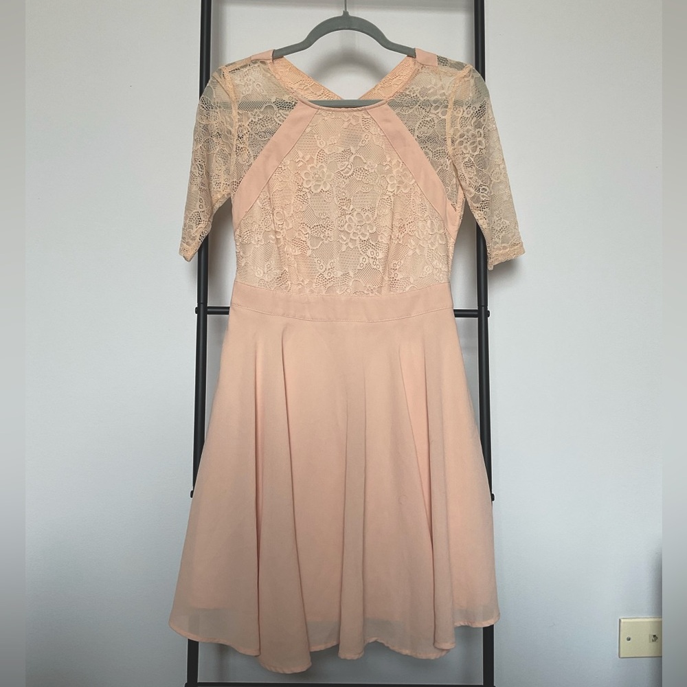 Romeo & Juliet Couture Peach Lace Backless Dress